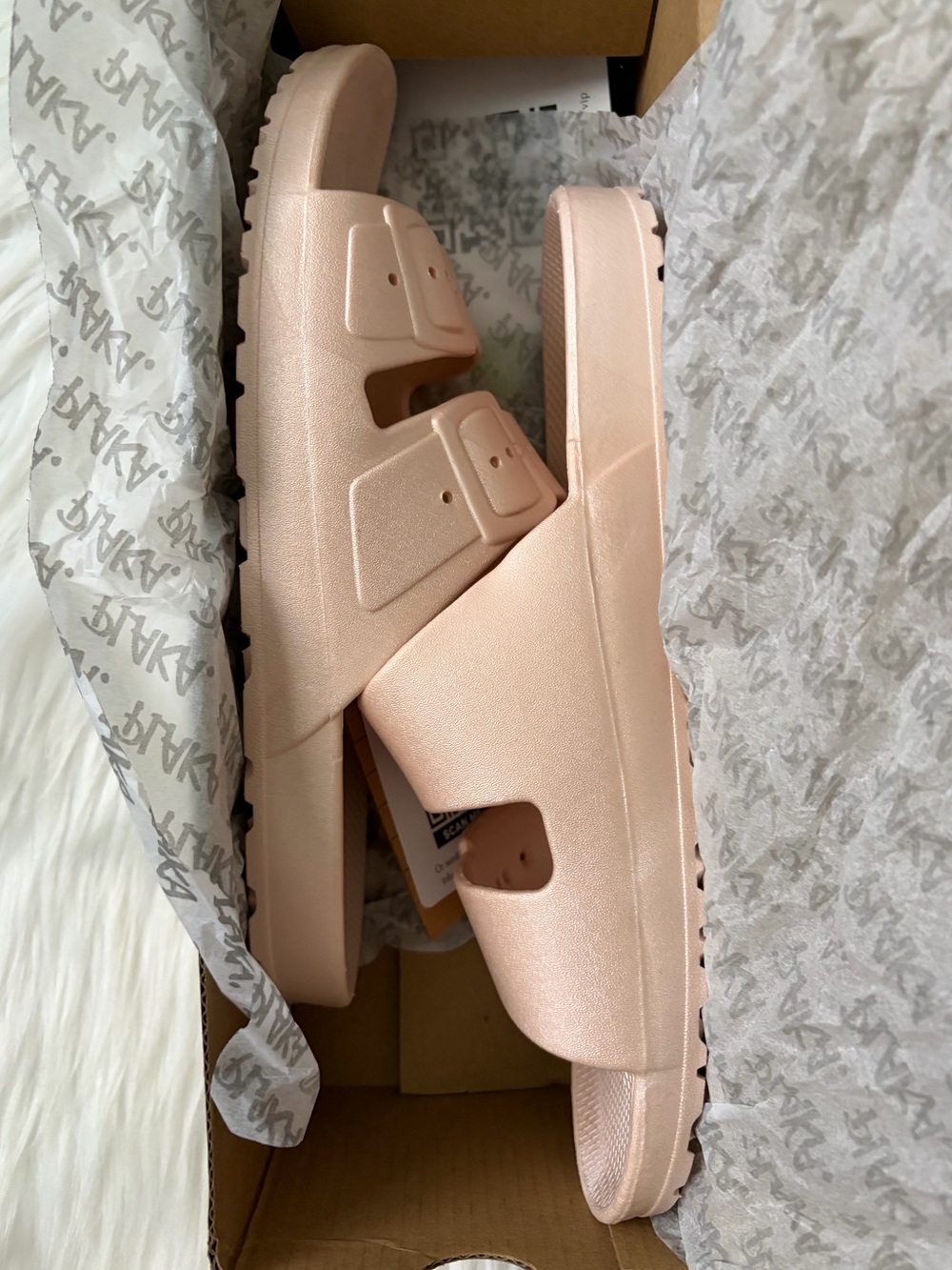 plaka genesis dream on sandal